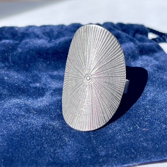 Size adjustable silver statement ring - Picture 3 of 7